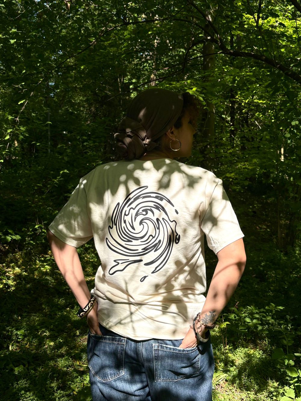 Soulective shirt with the wave logo